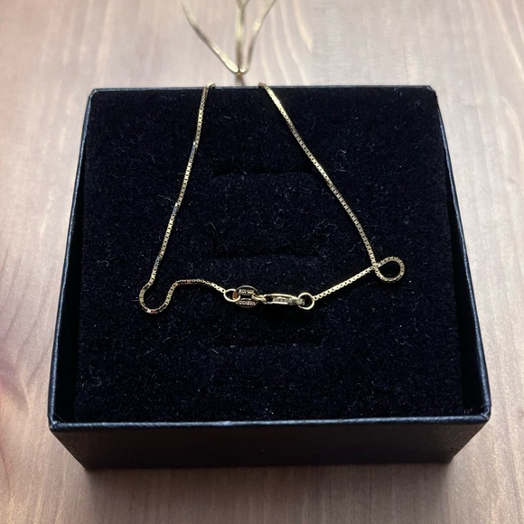 14k yellow gold box chain necklace - Picture 3 of 4